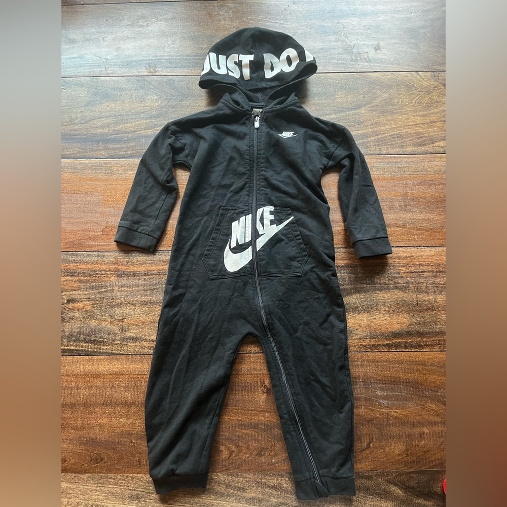 Nike‎ Baby Black Hooded Coverall Jumpsuit size 24 months Just Do It. on hood